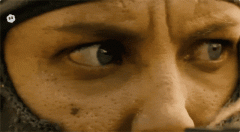 把无数饰品倒狗送台/近